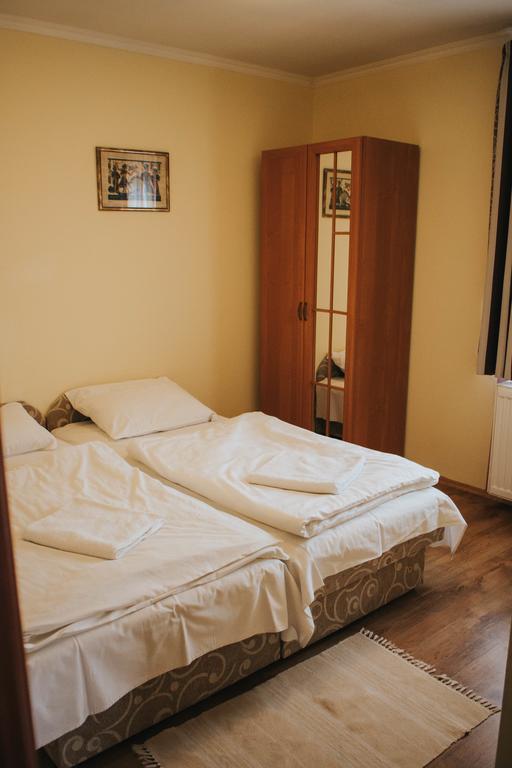 Szep Kert Vendeghaz Hotel Szekszard Bagian luar foto